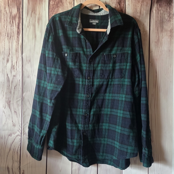 Eddie Bauer Men's Green and Navy Flannel Button Up Shirt Size XXL - Picture 1 of 8